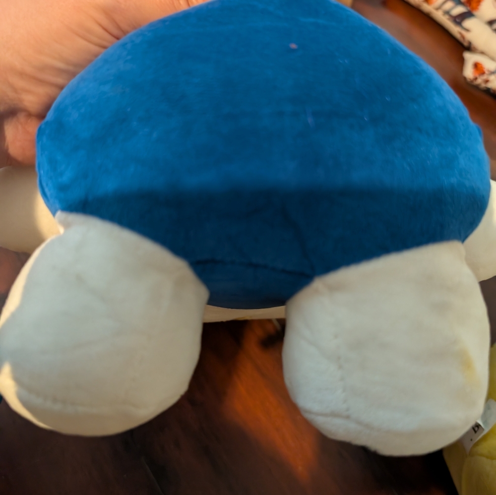Large Hello Kitty Plush - Picture 5 of 8